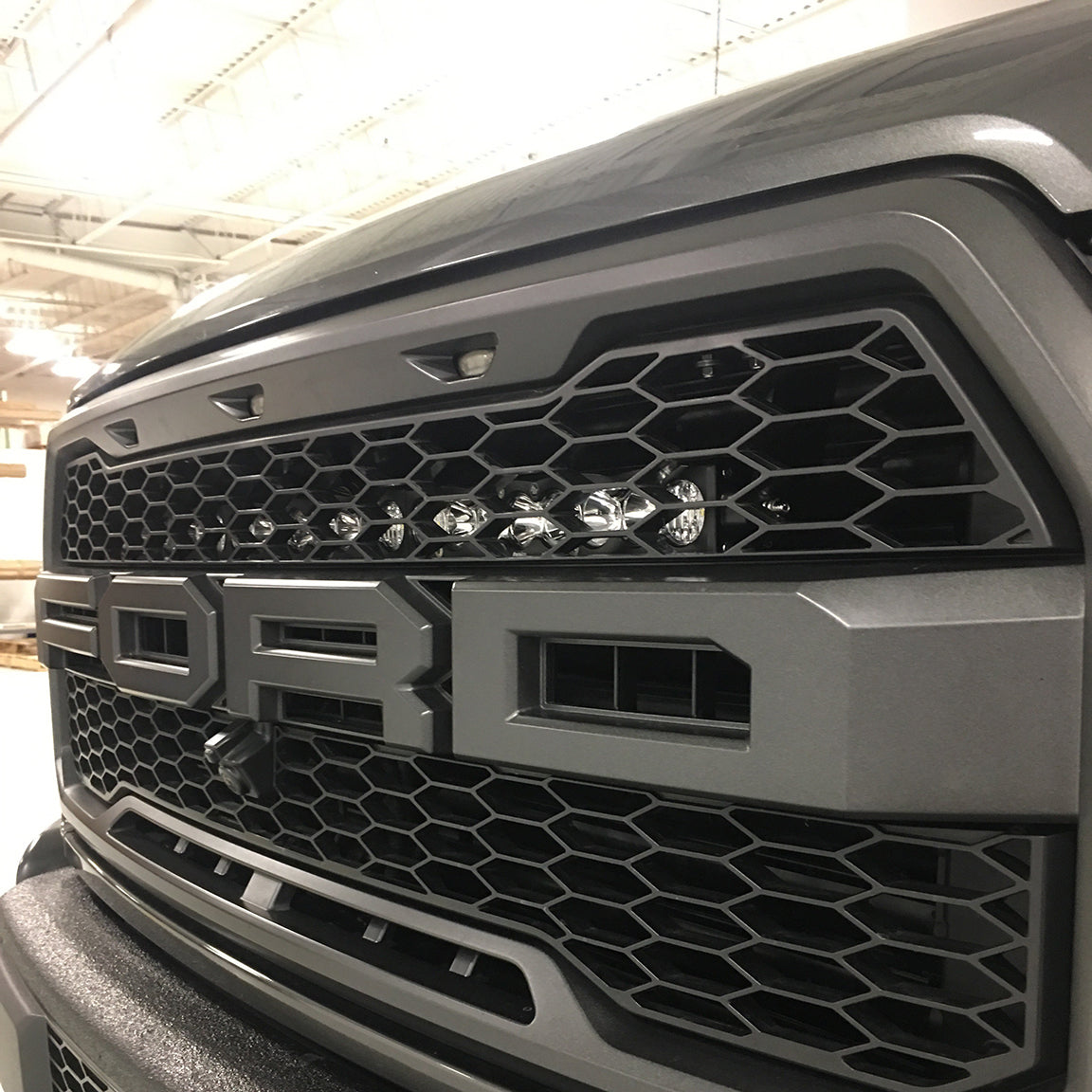 Ford, Raptor 2017-18 30" S8 Grille LED Light Bar Kit