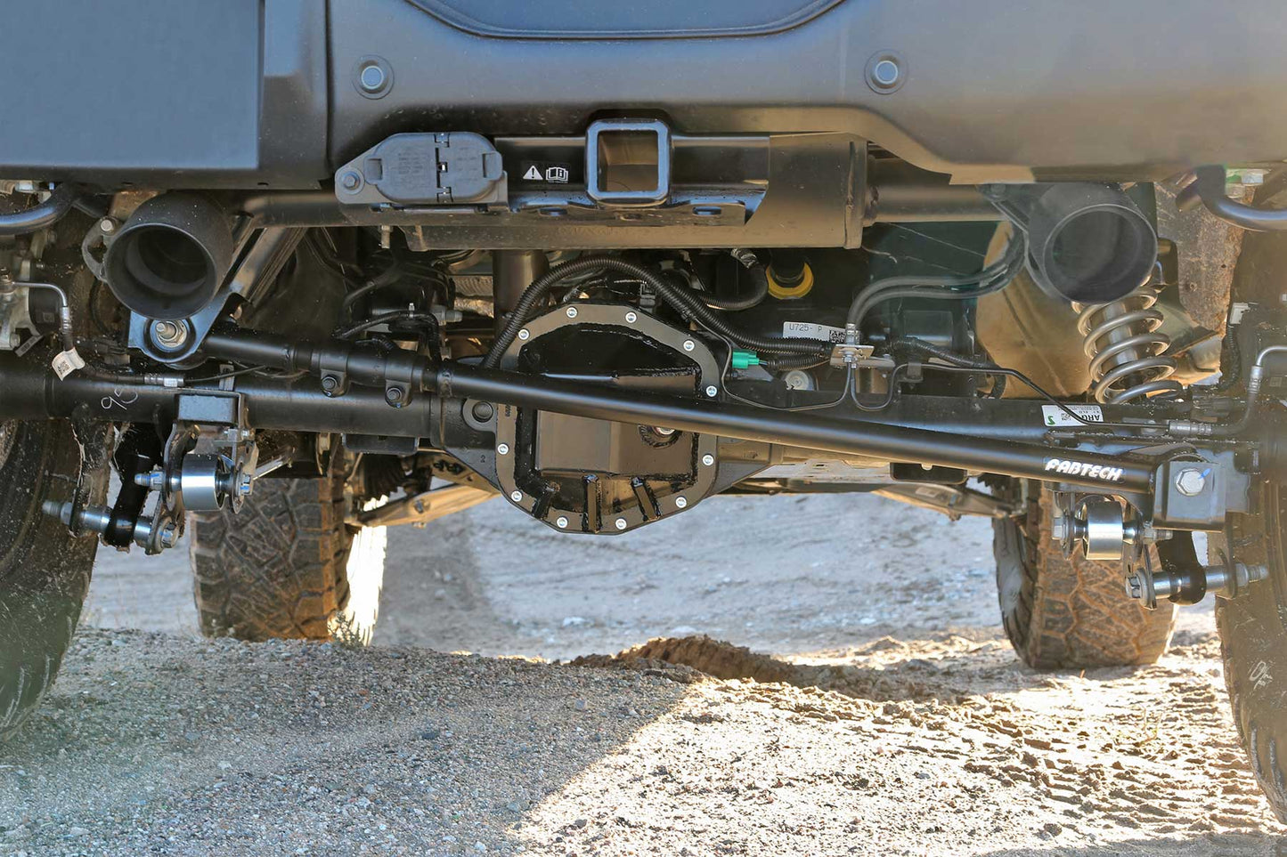 Fabtech - REAR ADJUSTABLE TRACK BAR