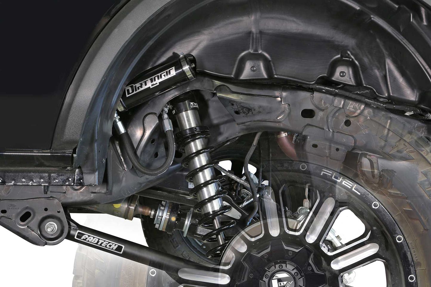 Fabtech - 3″ UNIBALL UCA LIFT KIT – FRONT DIRT LOGIC 2.5 RESI COILOVERS & REAR DIRT LOGIC RESI COILOVERS