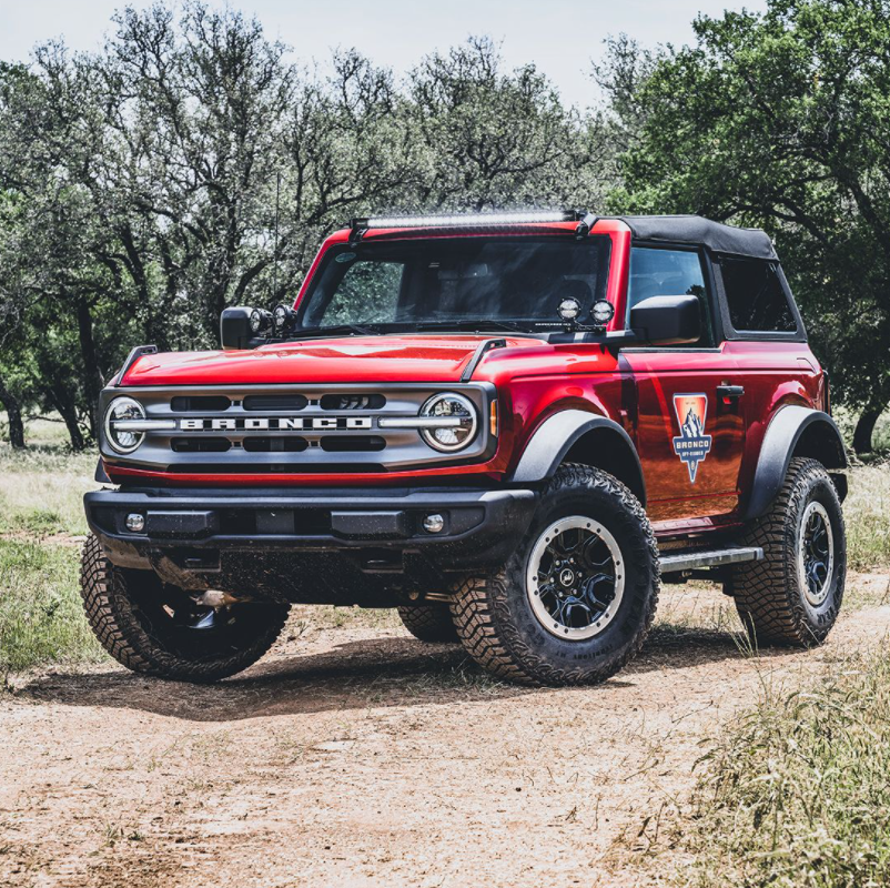 Rigid Inductries -  2021 Bronco Roof Line Light Kit with a SR Spot/Flood Combo Bar Included
