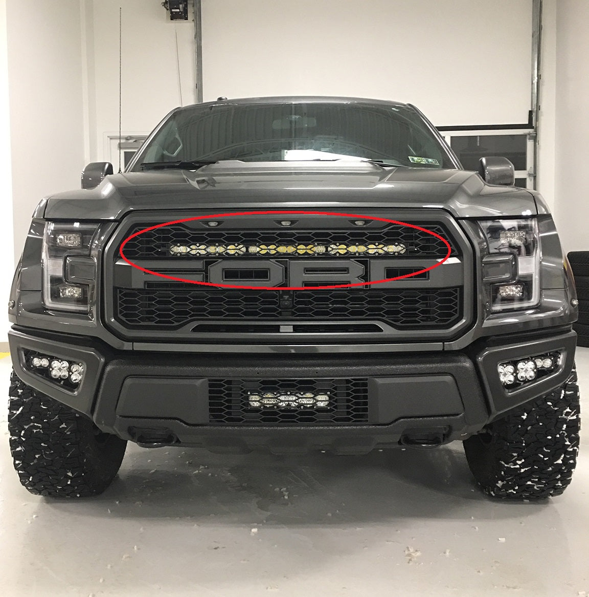 Ford, Raptor 2017-18 30" S8 Grille LED Light Bar Kit