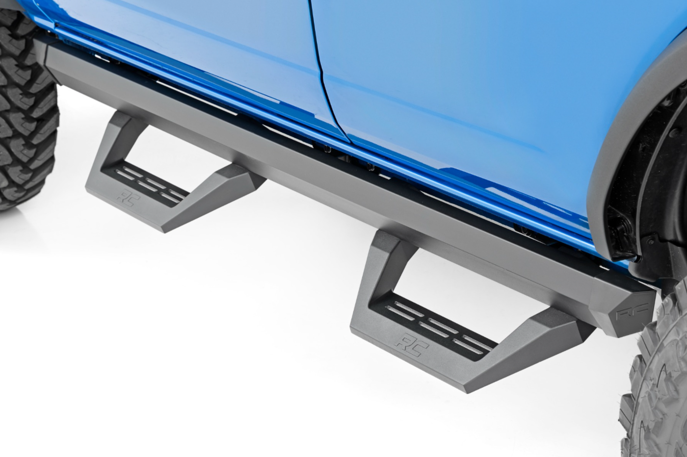 Rough Country - SRX2 ADJUSTABLE ALUMINUM SIDE STEPS | FORD BRONCO (2021-2022) 